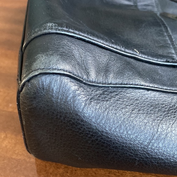 Authentic Coach Handbag. - Picture 8 of 11